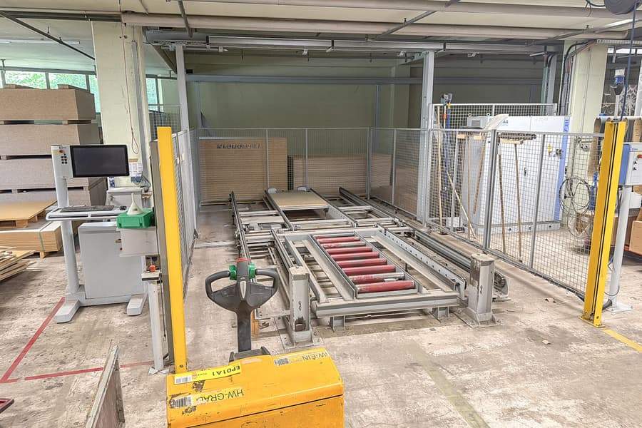 Plattenlagersystem HOMAG TLF 211/42/08 mit Etikettierstation HOMAG HFE200/X